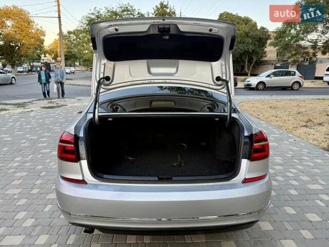 Серый Фольксваген Пассат, объемом двигателя 1.8 л и пробегом 239 тыс. км за 10700 $, фото 63 на Automoto.ua