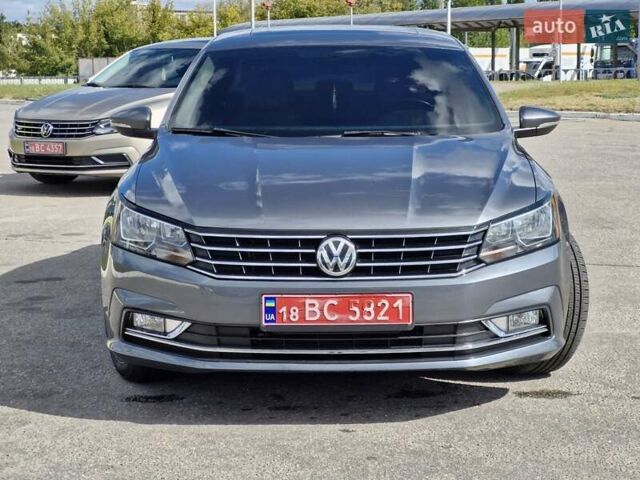 Фольксваген Пассат 2016 в Кременчуге на Automoto.ua Серый Фольксваген Пассат, объемом двигателя 1.8 л и пробегом 176 тыс. км за 12800 $, фото 3 на Automoto.ua