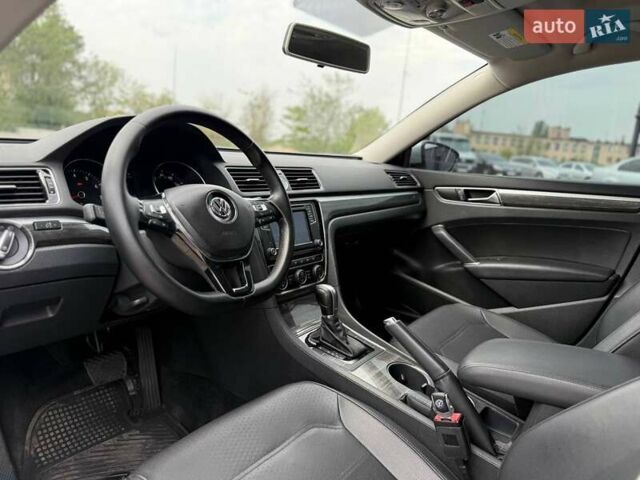 Серый Фольксваген Пассат, объемом двигателя 1.78 л и пробегом 177 тыс. км за 12400 $, фото 17 на Automoto.ua