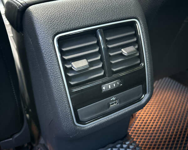 Серый Фольксваген Пассат, объемом двигателя 1.8 л и пробегом 165 тыс. км за 14200 $, фото 28 на Automoto.ua