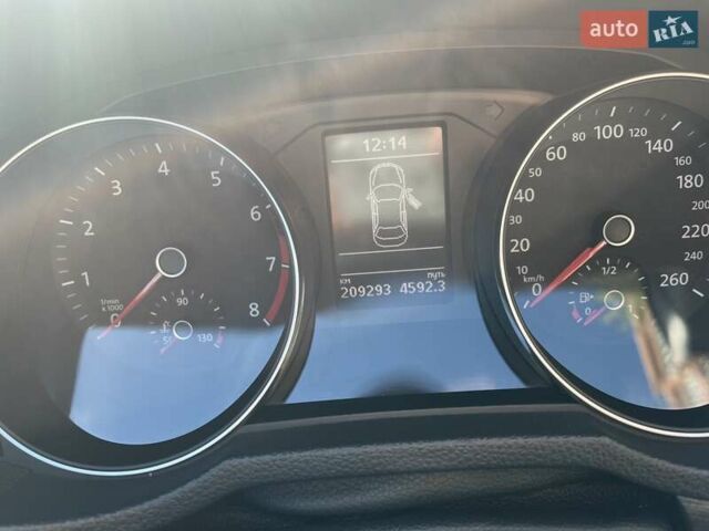 Серый Фольксваген Пассат, объемом двигателя 1.8 л и пробегом 209 тыс. км за 13000 $, фото 7 на Automoto.ua