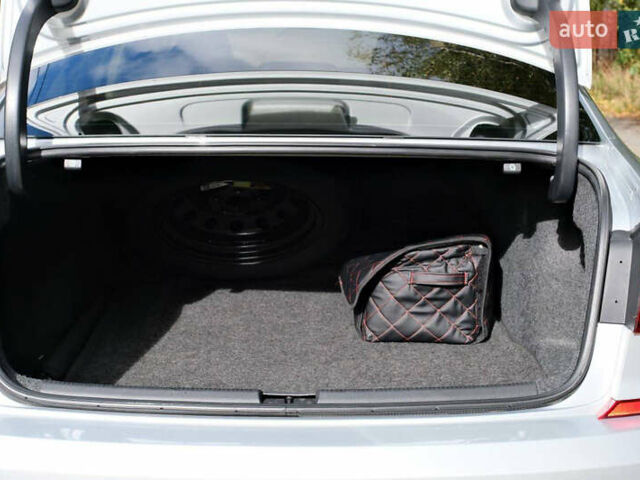 Сірий Фольксваген Пассат, об'ємом двигуна 1.8 л та пробігом 139 тис. км за 14400 $, фото 11 на Automoto.ua