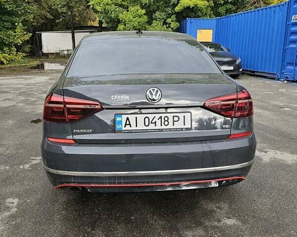 Серый Фольксваген Пассат, объемом двигателя 1.8 л и пробегом 170 тыс. км за 4000 $, фото 6 на Automoto.ua