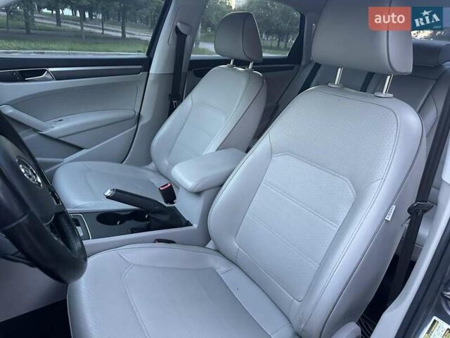 Серый Фольксваген Пассат, объемом двигателя 1.8 л и пробегом 195 тыс. км за 13600 $, фото 10 на Automoto.ua