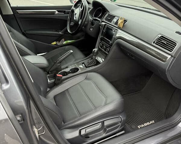 Серый Фольксваген Пассат, объемом двигателя 1.8 л и пробегом 112 тыс. км за 14300 $, фото 5 на Automoto.ua