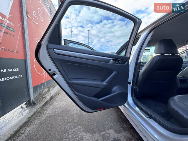 Фольксваген Пассат 2016 в Киеве на Automoto.ua Серый Фольксваген Пассат, объемом двигателя 1.8 л и пробегом 153 тыс. км за 15200 $, фото 32 на Automoto.ua