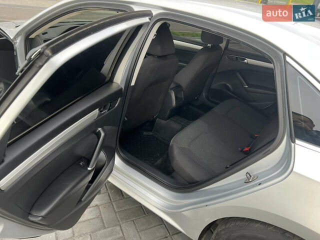 Сірий Фольксваген Пассат, об'ємом двигуна 1.8 л та пробігом 160 тис. км за 12200 $, фото 9 на Automoto.ua