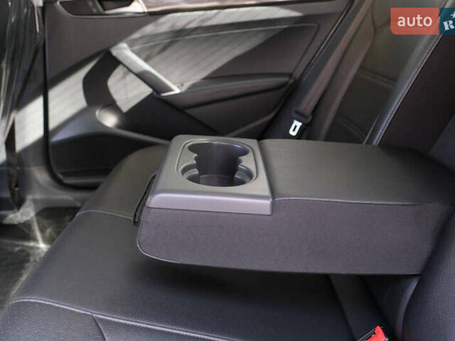 Сірий Фольксваген Пассат, об'ємом двигуна 1.8 л та пробігом 139 тис. км за 14400 $, фото 20 на Automoto.ua