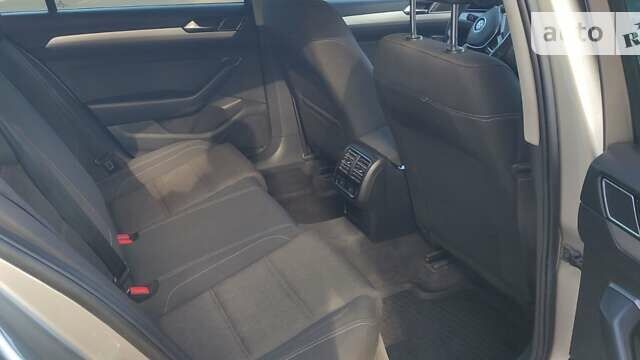 Серый Фольксваген Пассат, объемом двигателя 1.97 л и пробегом 223 тыс. км за 14700 $, фото 37 на Automoto.ua