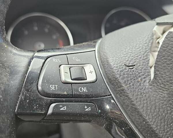 Сірий Фольксваген Пассат, об'ємом двигуна 1.8 л та пробігом 170 тис. км за 4000 $, фото 9 на Automoto.ua