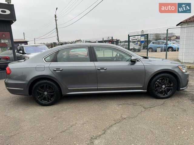 Серый Фольксваген Пассат, объемом двигателя 1.8 л и пробегом 209 тыс. км за 12490 $, фото 4 на Automoto.ua