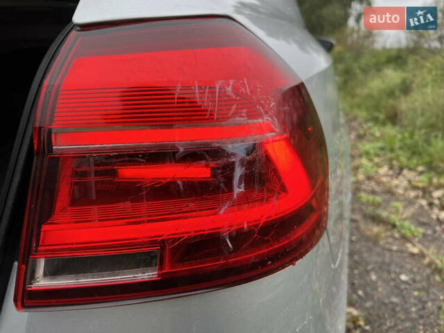 Серый Фольксваген Пассат, объемом двигателя 1.8 л и пробегом 137 тыс. км за 12599 $, фото 52 на Automoto.ua