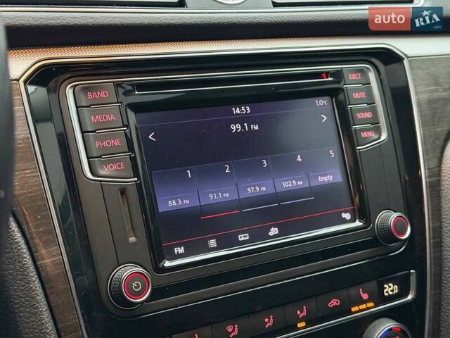 Серый Фольксваген Пассат, объемом двигателя 1.8 л и пробегом 185 тыс. км за 12800 $, фото 55 на Automoto.ua