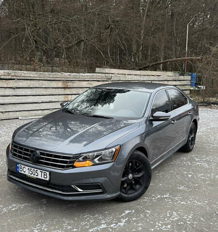 Серый Фольксваген Пассат, объемом двигателя 1.8 л и пробегом 154 тыс. км за 12500 $, фото 1 на Automoto.ua