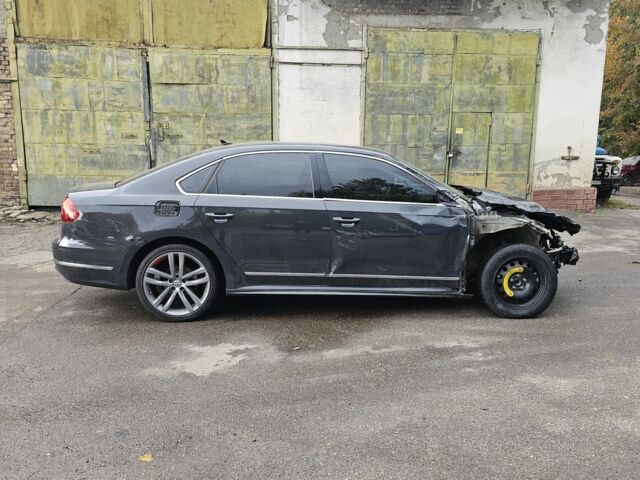 Серый Фольксваген Пассат, объемом двигателя 1.8 л и пробегом 170 тыс. км за 5000 $, фото 7 на Automoto.ua