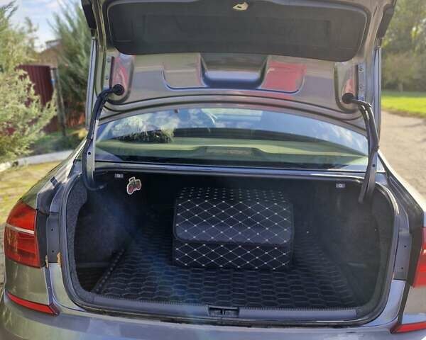 Серый Фольксваген Пассат, объемом двигателя 1.8 л и пробегом 149 тыс. км за 11400 $, фото 4 на Automoto.ua