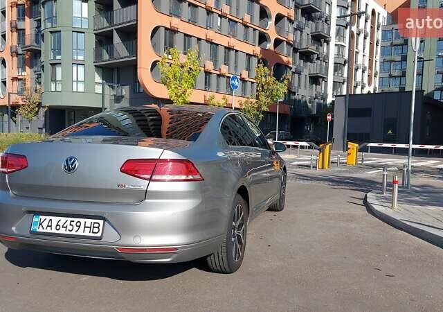 Серый Фольксваген Пассат, объемом двигателя 1.6 л и пробегом 297 тыс. км за 15000 $, фото 13 на Automoto.ua