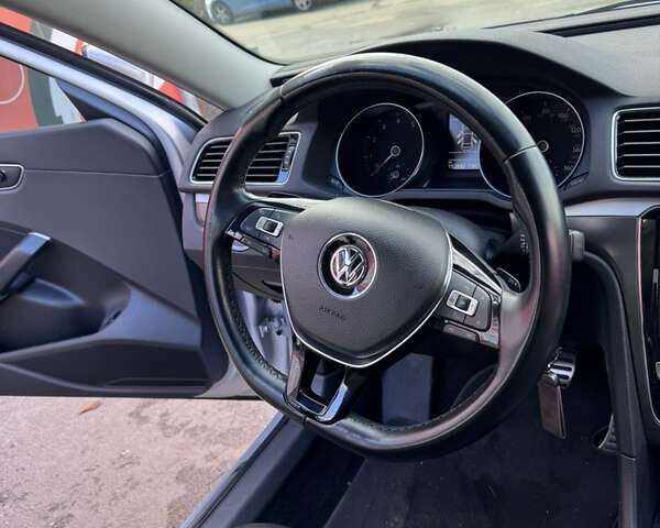 Фольксваген Пассат 2016 в Киеве на Automoto.ua Серый Фольксваген Пассат, объемом двигателя 1.8 л и пробегом 153 тыс. км за 15200 $, фото 61 на Automoto.ua