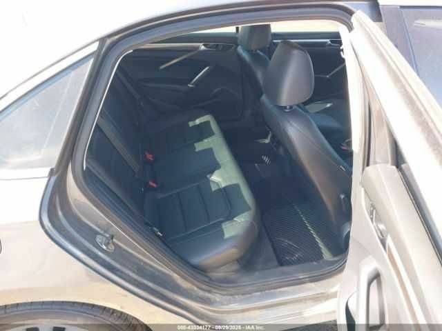 Сірий Фольксваген Пассат, об'ємом двигуна 0 л та пробігом 82 тис. км за 2000 $, фото 7 на Automoto.ua