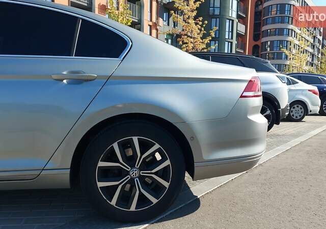 Серый Фольксваген Пассат, объемом двигателя 1.6 л и пробегом 297 тыс. км за 15000 $, фото 30 на Automoto.ua