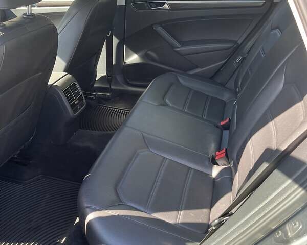 Серый Фольксваген Пассат, объемом двигателя 1.8 л и пробегом 209 тыс. км за 13000 $, фото 4 на Automoto.ua