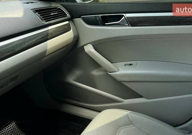 Сірий Фольксваген Пассат, об'ємом двигуна 1.8 л та пробігом 201 тис. км за 12500 $, фото 16 на Automoto.ua