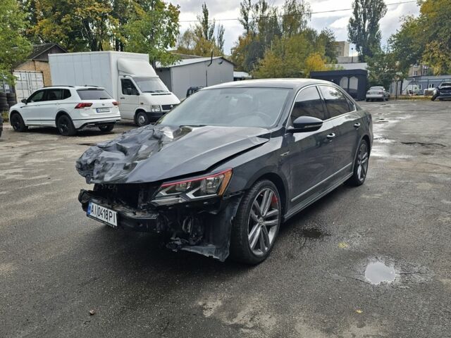 Серый Фольксваген Пассат, объемом двигателя 1.8 л и пробегом 170 тыс. км за 5000 $, фото 1 на Automoto.ua