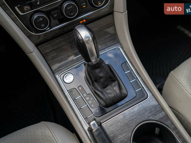 Фольксваген Пассат 2016 в Киеве на Automoto.ua Серый Фольксваген Пассат, объемом двигателя 1.8 л и пробегом 180 тыс. км за 12900 $, фото 23 на Automoto.ua