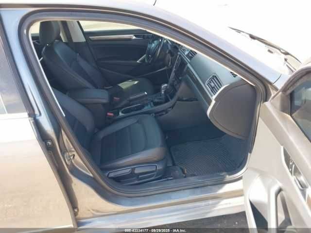 Сірий Фольксваген Пассат, об'ємом двигуна 0 л та пробігом 82 тис. км за 2000 $, фото 4 на Automoto.ua