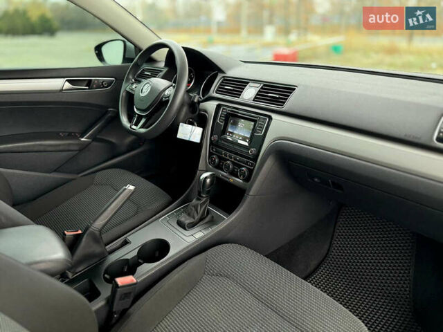 Сірий Фольксваген Пассат, об'ємом двигуна 1.8 л та пробігом 172 тис. км за 10399 $, фото 21 на Automoto.ua