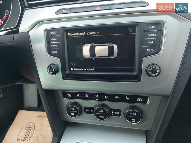 Серый Фольксваген Пассат, объемом двигателя 0 л и пробегом 196 тыс. км за 13777 $, фото 62 на Automoto.ua