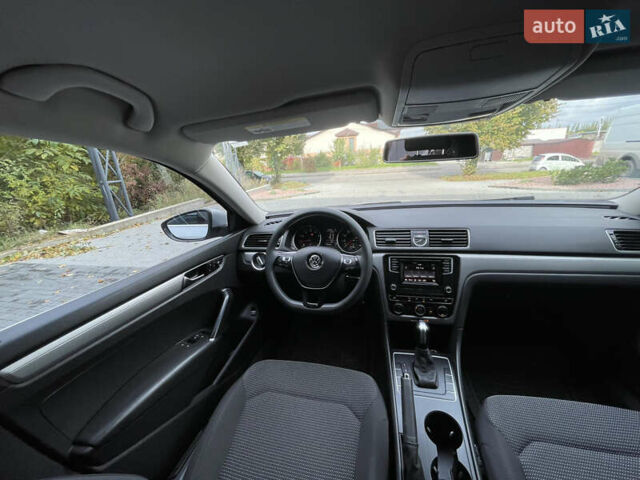 Серый Фольксваген Пассат, объемом двигателя 1.8 л и пробегом 290 тыс. км за 8999 $, фото 26 на Automoto.ua