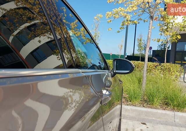 Серый Фольксваген Пассат, объемом двигателя 1.6 л и пробегом 297 тыс. км за 15000 $, фото 8 на Automoto.ua