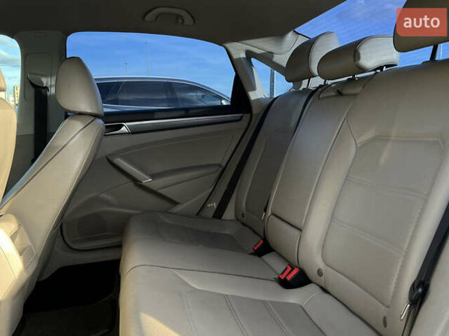 Серый Фольксваген Пассат, объемом двигателя 1.8 л и пробегом 298 тыс. км за 11500 $, фото 17 на Automoto.ua