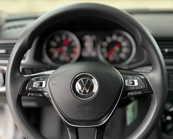 Сірий Фольксваген Пассат, об'ємом двигуна 1.8 л та пробігом 173 тис. км за 10299 $, фото 28 на Automoto.ua