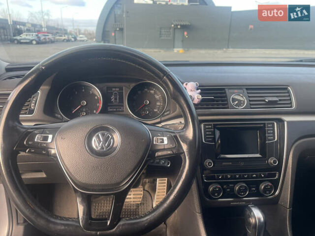 Серый Фольксваген Пассат, объемом двигателя 1.8 л и пробегом 240 тыс. км за 11500 $, фото 4 на Automoto.ua