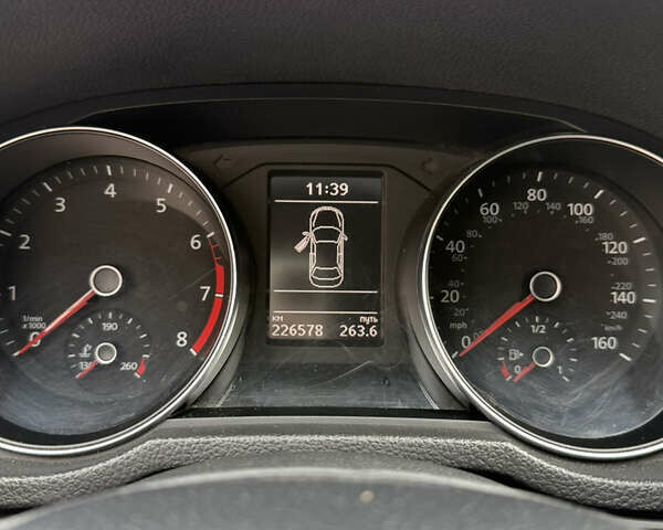 Фольксваген Пассат 2016 в Ужгороде на Automoto.ua Серый Фольксваген Пассат, объемом двигателя 1.8 л и пробегом 226 тыс. км за 13900 $, фото 10 на Automoto.ua