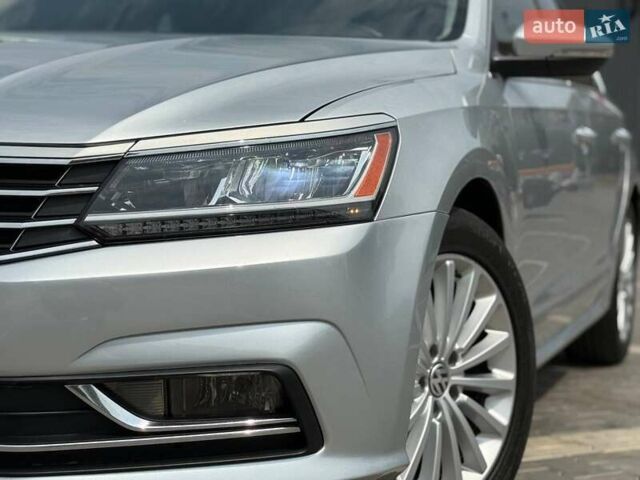 Серый Фольксваген Пассат, объемом двигателя 1.78 л и пробегом 177 тыс. км за 12400 $, фото 2 на Automoto.ua