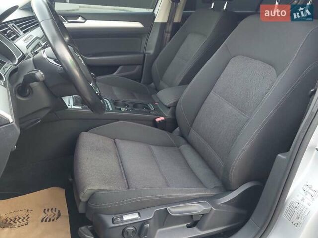 Серый Фольксваген Пассат, объемом двигателя 0 л и пробегом 196 тыс. км за 13777 $, фото 72 на Automoto.ua