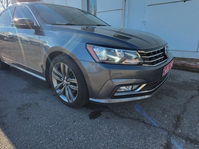 Сірий Фольксваген Пассат, об'ємом двигуна 0 л та пробігом 163 тис. км за 15000 $, фото 2 на Automoto.ua