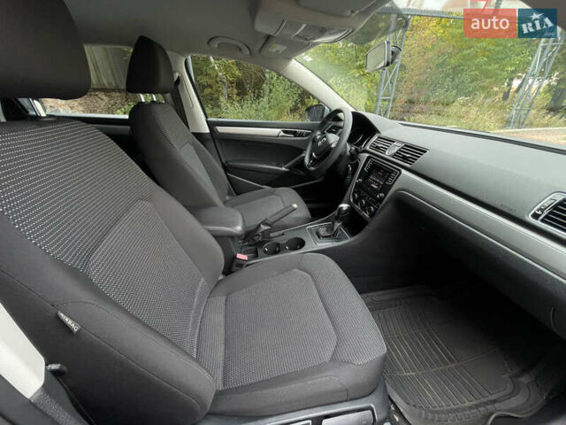 Серый Фольксваген Пассат, объемом двигателя 1.8 л и пробегом 290 тыс. км за 8999 $, фото 30 на Automoto.ua