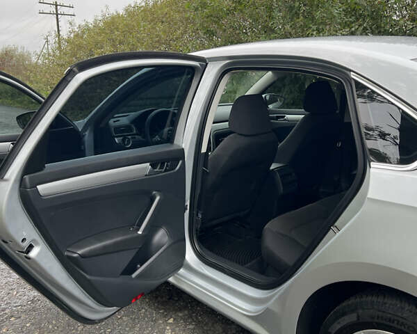 Серый Фольксваген Пассат, объемом двигателя 1.8 л и пробегом 137 тыс. км за 12599 $, фото 32 на Automoto.ua