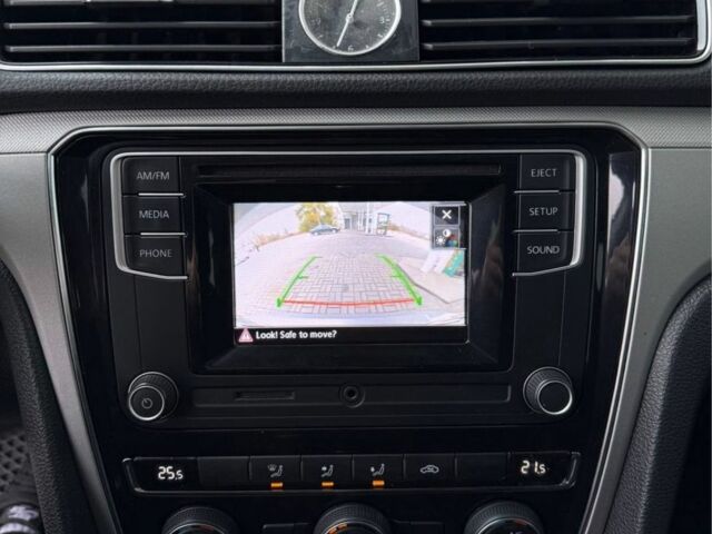 Серый Фольксваген Пассат, объемом двигателя 1.8 л и пробегом 172 тыс. км за 10299 $, фото 21 на Automoto.ua