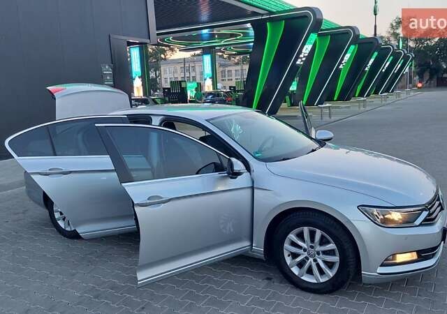 Серый Фольксваген Пассат, объемом двигателя 0 л и пробегом 196 тыс. км за 13777 $, фото 50 на Automoto.ua