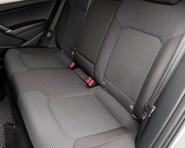 Сірий Фольксваген Пассат, об'ємом двигуна 1.8 л та пробігом 172 тис. км за 10399 $, фото 15 на Automoto.ua