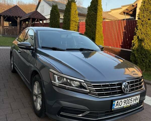 Серый Фольксваген Пассат, объемом двигателя 1.8 л и пробегом 194 тыс. км за 10700 $, фото 4 на Automoto.ua