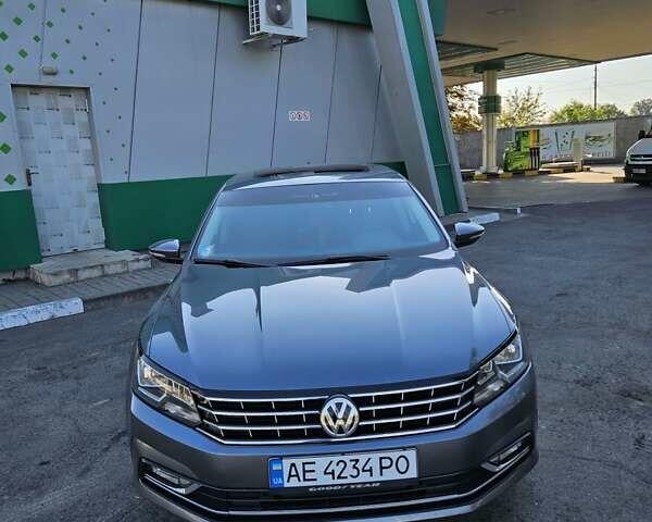 Серый Фольксваген Пассат, объемом двигателя 1.8 л и пробегом 121 тыс. км за 16300 $, фото 4 на Automoto.ua