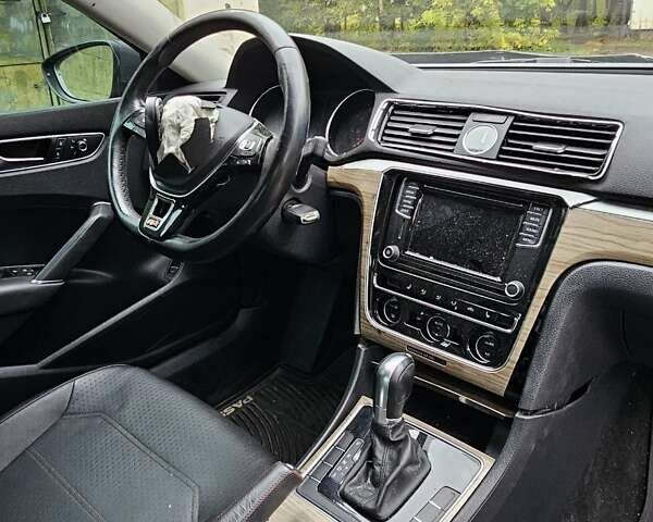 Сірий Фольксваген Пассат, об'ємом двигуна 1.8 л та пробігом 170 тис. км за 4000 $, фото 14 на Automoto.ua