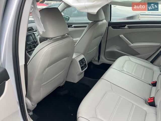 Серый Фольксваген Пассат, объемом двигателя 1.8 л и пробегом 166 тыс. км за 10900 $, фото 8 на Automoto.ua