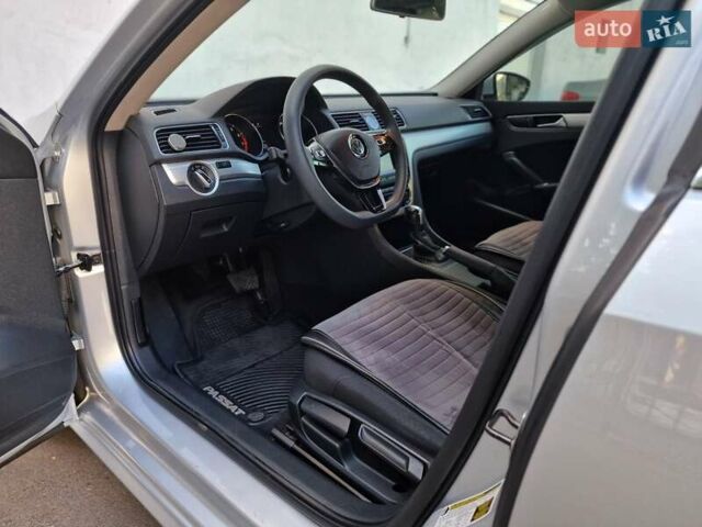 Серый Фольксваген Пассат, объемом двигателя 1.8 л и пробегом 169 тыс. км за 11490 $, фото 34 на Automoto.ua